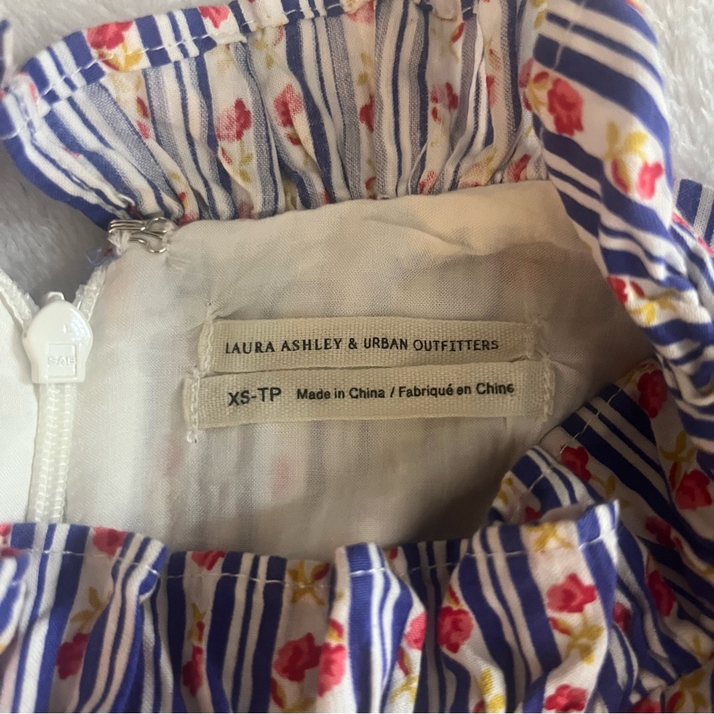 Laura Ashley x Urban Outfitters Floral Mock Neck Smocked Ruffle Mini Dress Sz XS - Picture 13 of 16